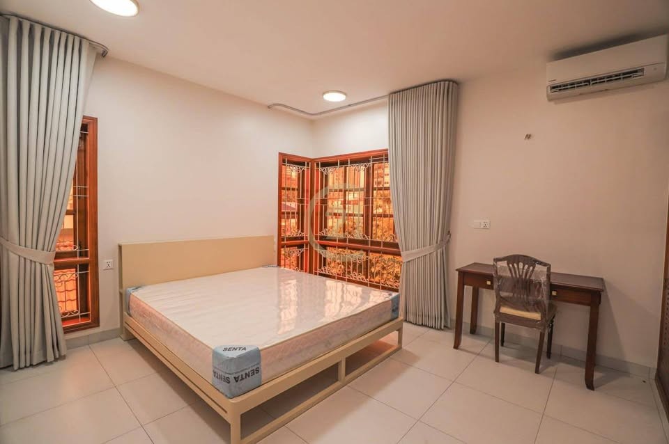 New Renovated Style 1-Bedroom Apartment with Balcony in BKK1