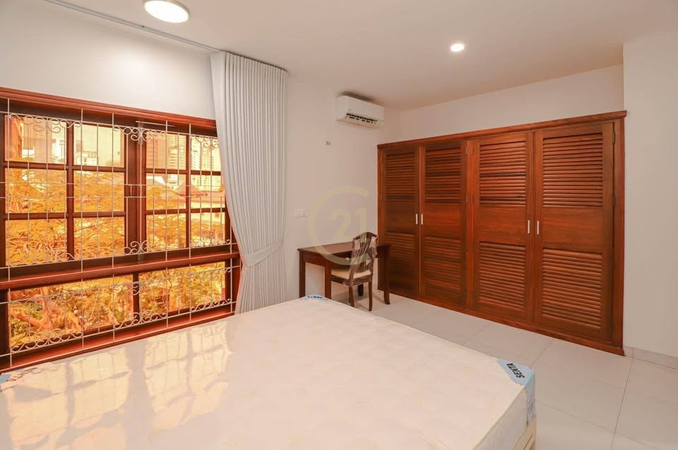 New Renovated Style 1-Bedroom Apartment with Balcony in BKK1