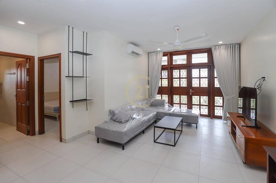 New Renovated Style 1-Bedroom Apartment with Balcony in BKK1