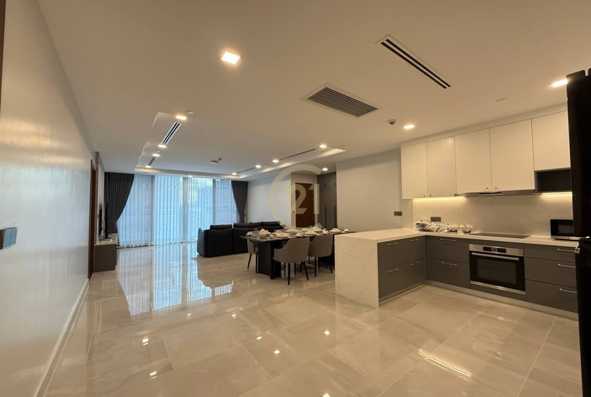 Luxury Two bedroom For rent at BKK1