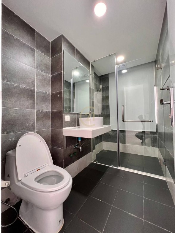COZY THREE BEDROOM FOR RENT AT BKK1