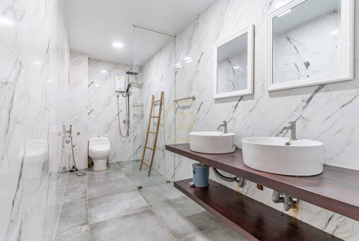 RENOVATE THREE BEDROOM FOR RENT