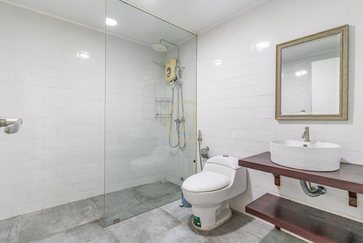 RENOVATE THREE BEDROOM FOR RENT