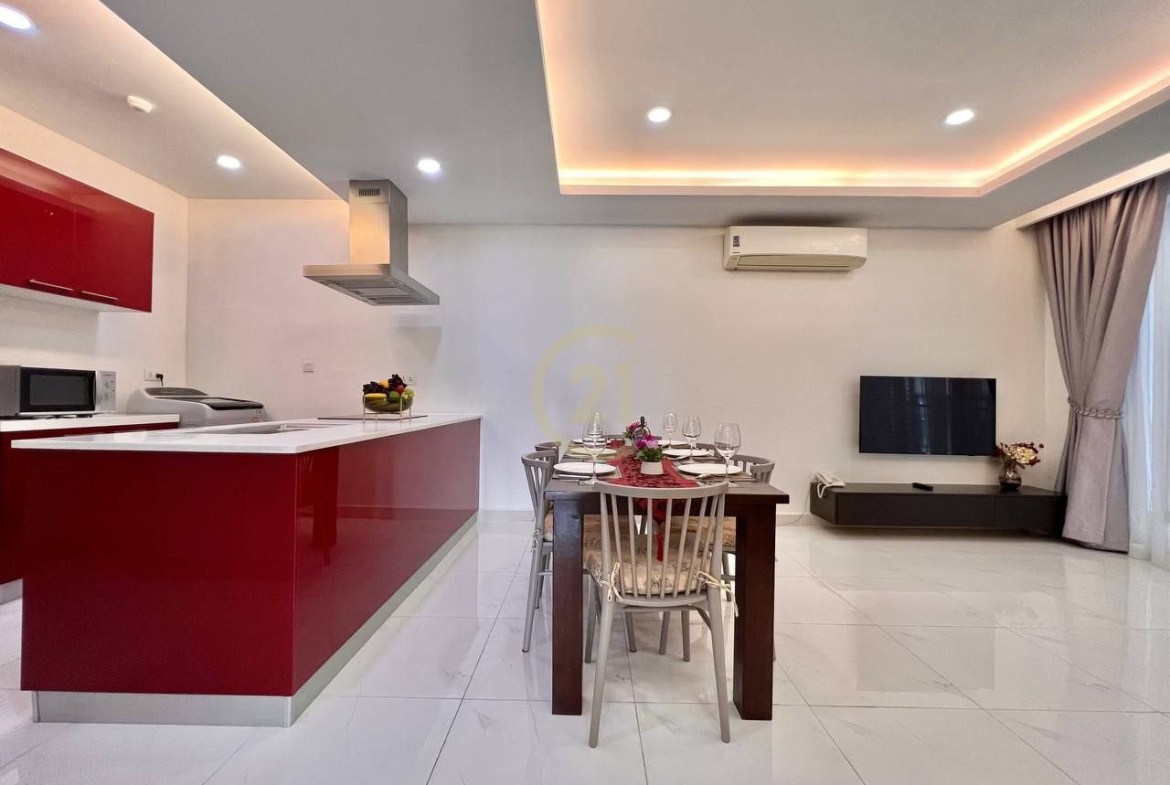 COZY THREE BEDROOM FOR RENT AT BKK1