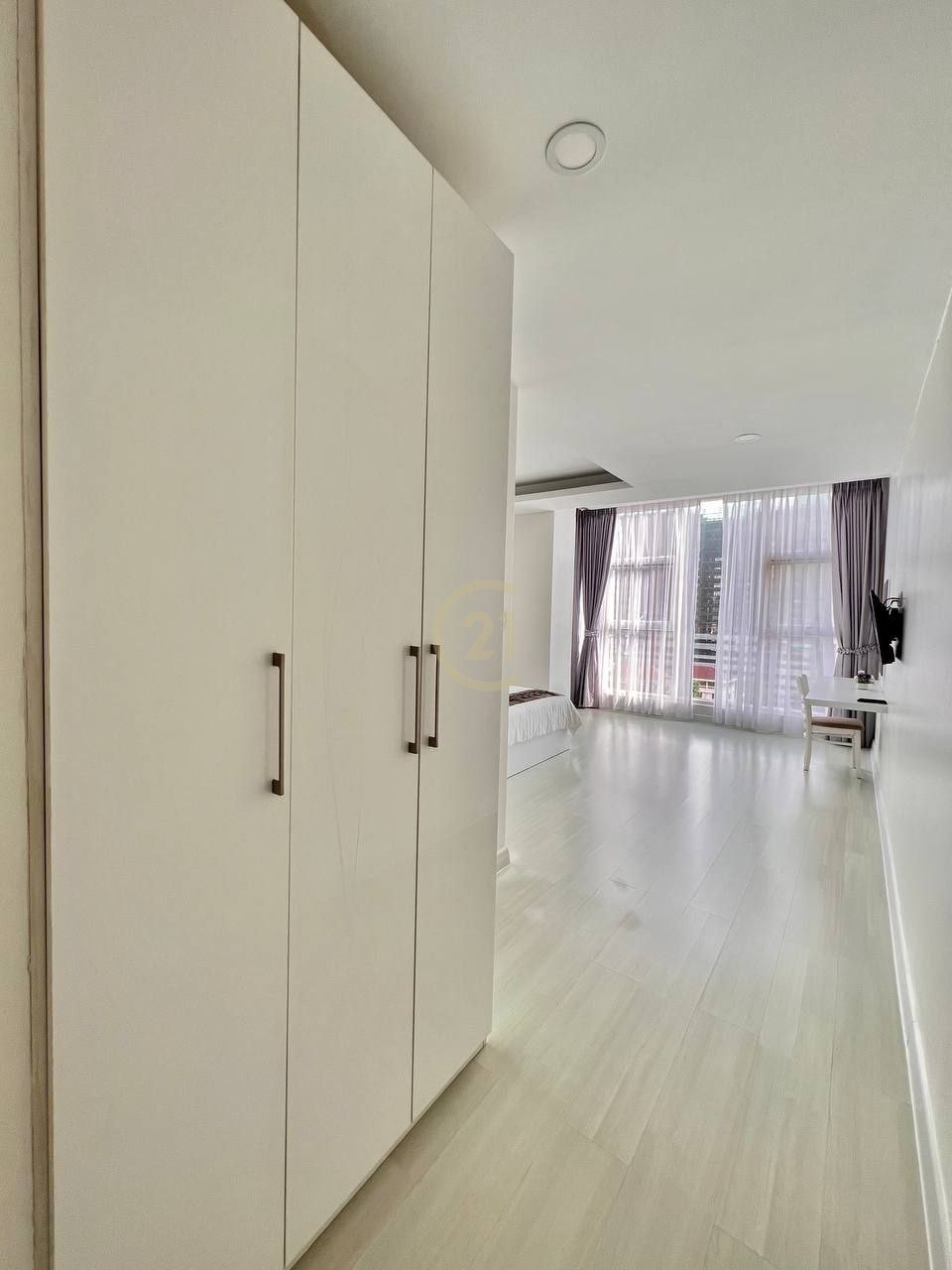COZY THREE BEDROOM FOR RENT AT BKK1