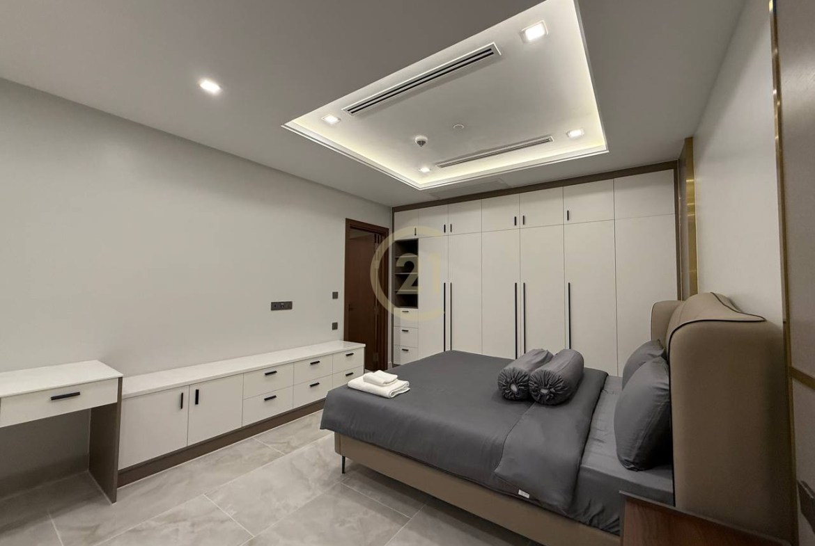 Luxury Two bedroom For rent at BKK1