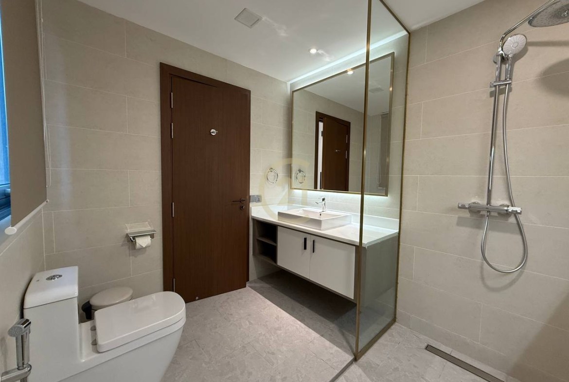 Luxury Two bedroom For rent at BKK1