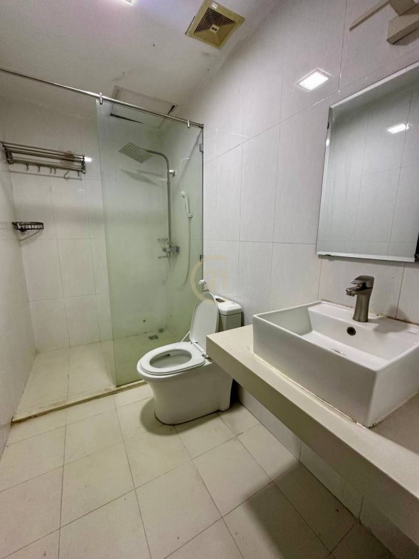 Cozy One Bedroom For Rent At BKK3