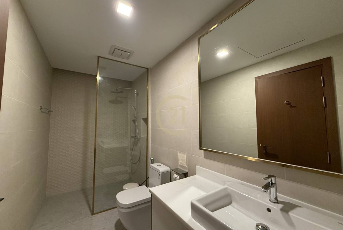 Luxury Two bedroom For rent at BKK1