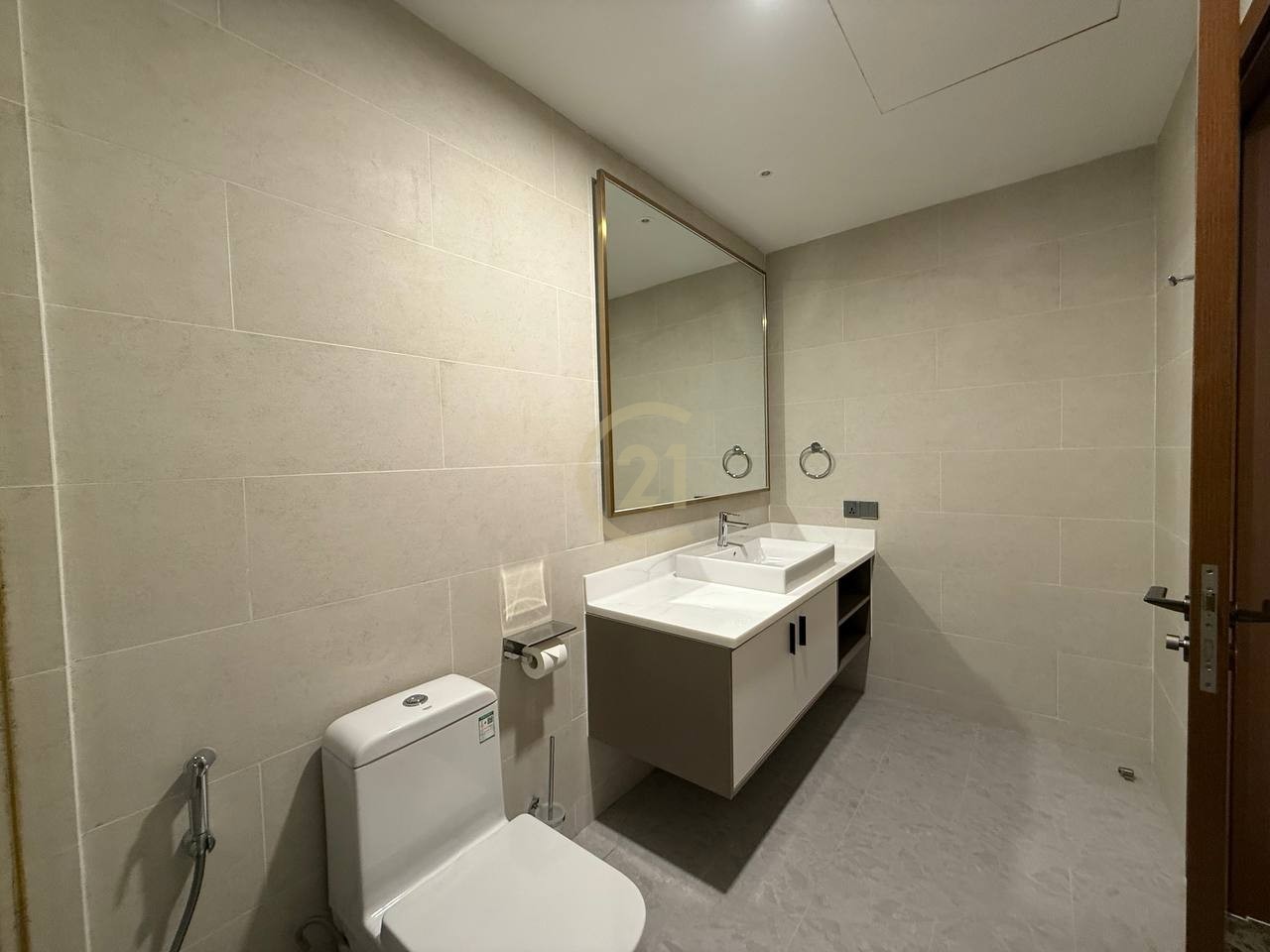 Luxury Two bedroom For rent at BKK1