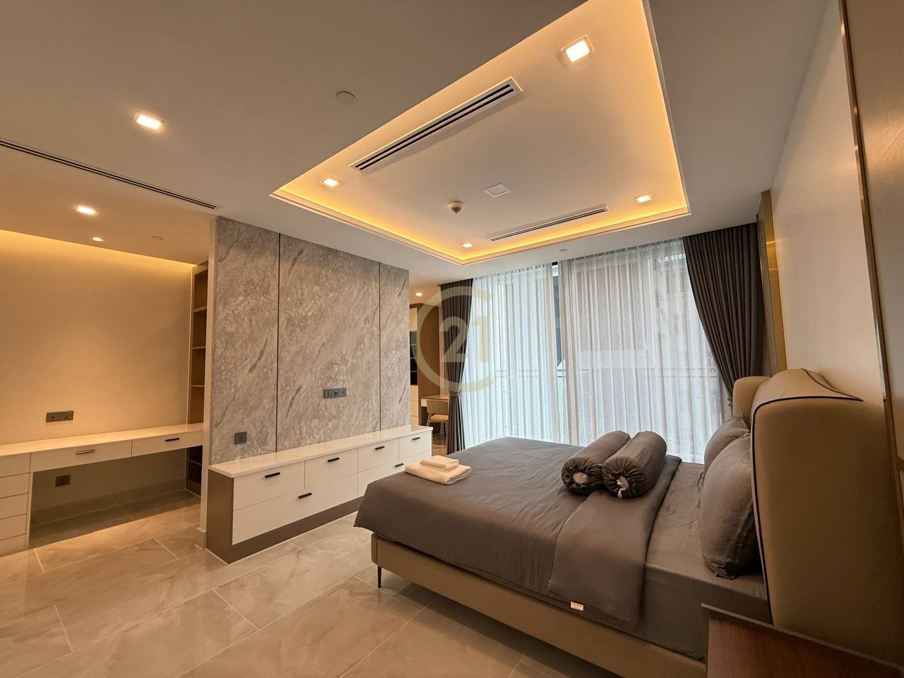 Luxury Two bedroom For rent at BKK1