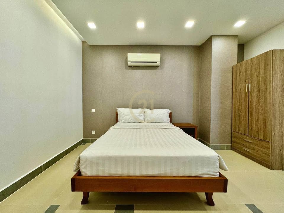 WESTERN TWO BEDROOM FOR RENT-BKK1