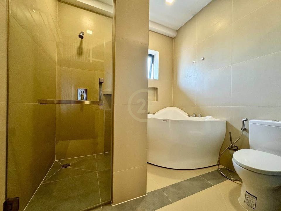 WESTERN TWO BEDROOM FOR RENT-BKK1