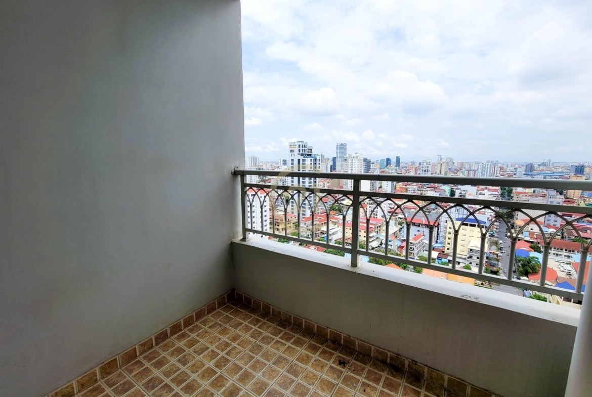1 Bedroom For Rent at De Castle Royal BKK1