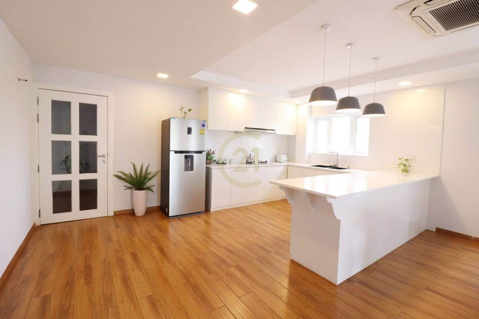 STYLISH THREE BEDROOM FOR RENT-BKK1