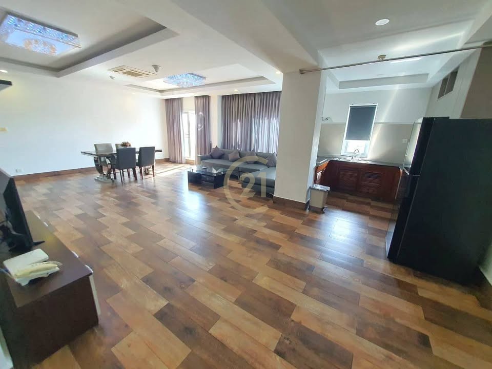 MODERN FOUR BEDROOM FOR RENT-OLYMPIC