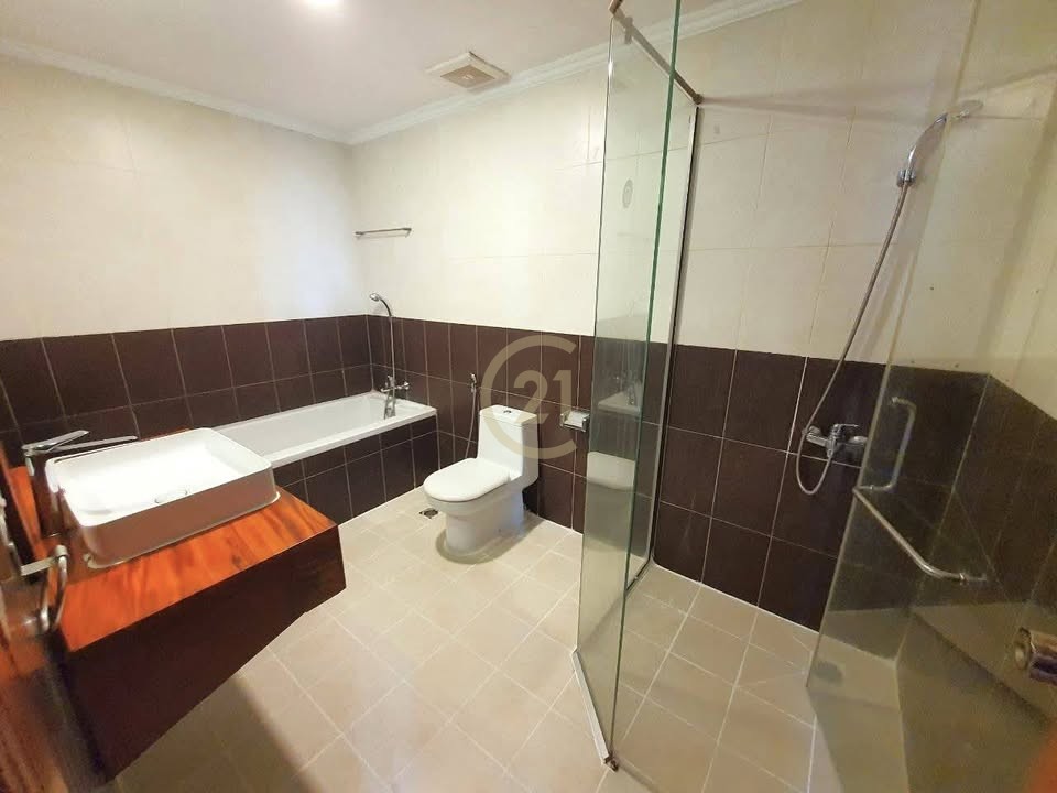 519099498_2431255360608527_2319060455897142087_n LUXURIOUS TWO BEDROOM FOR RENT-BKK1