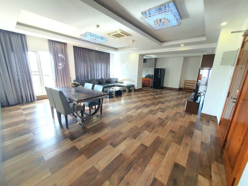 MODERN FOUR BEDROOM FOR RENT-OLYMPIC