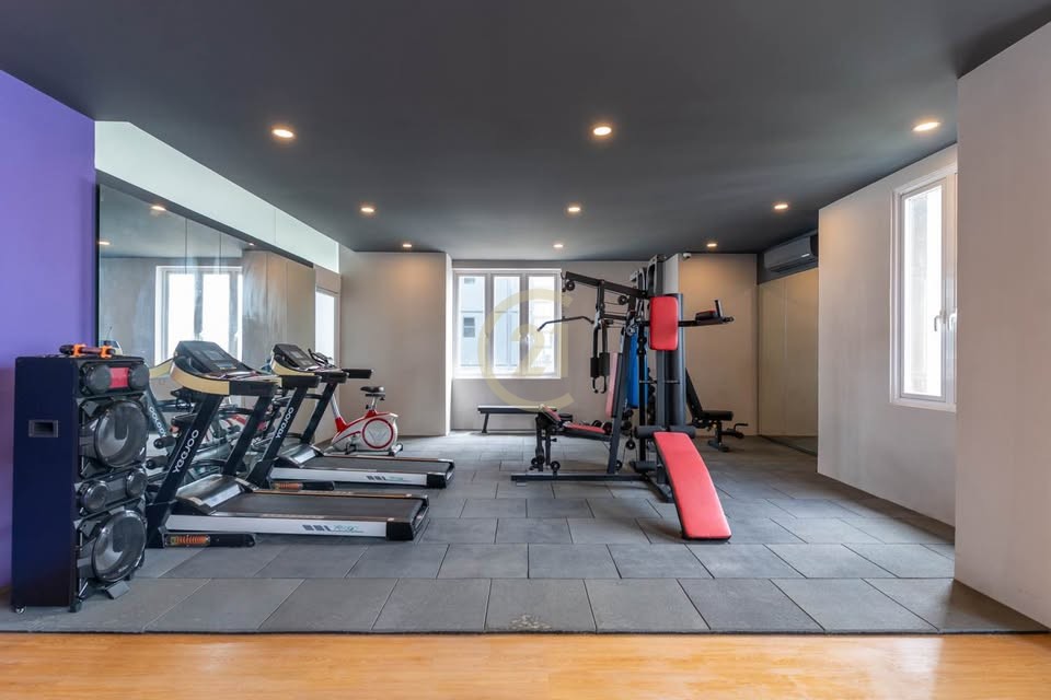 WESTERN THREE BEDROOM FOR RENT-BKK1