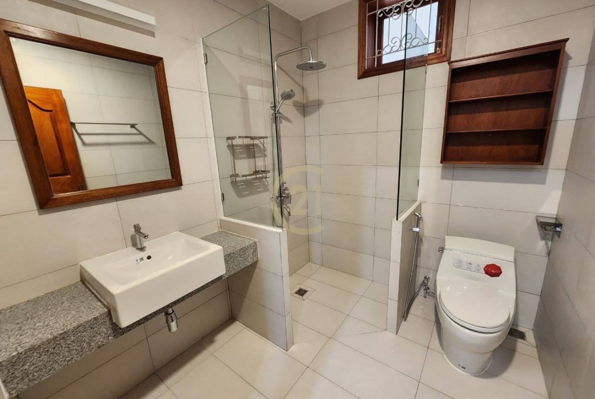 Luxury One Bedroom For Rent At BKK1