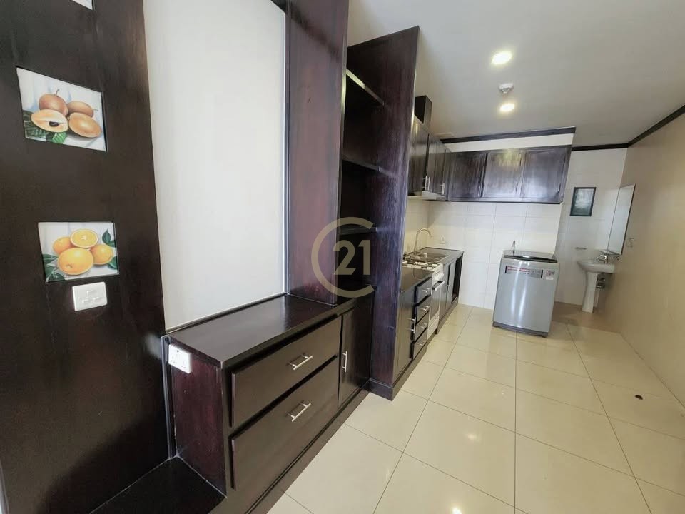 CLASSIC ONE BEDROOM FOR RENT-BKK1