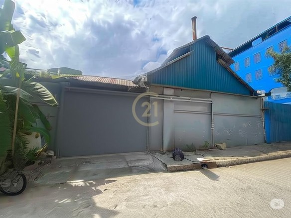 Cheapest Warehouse for rent at Russian Market
