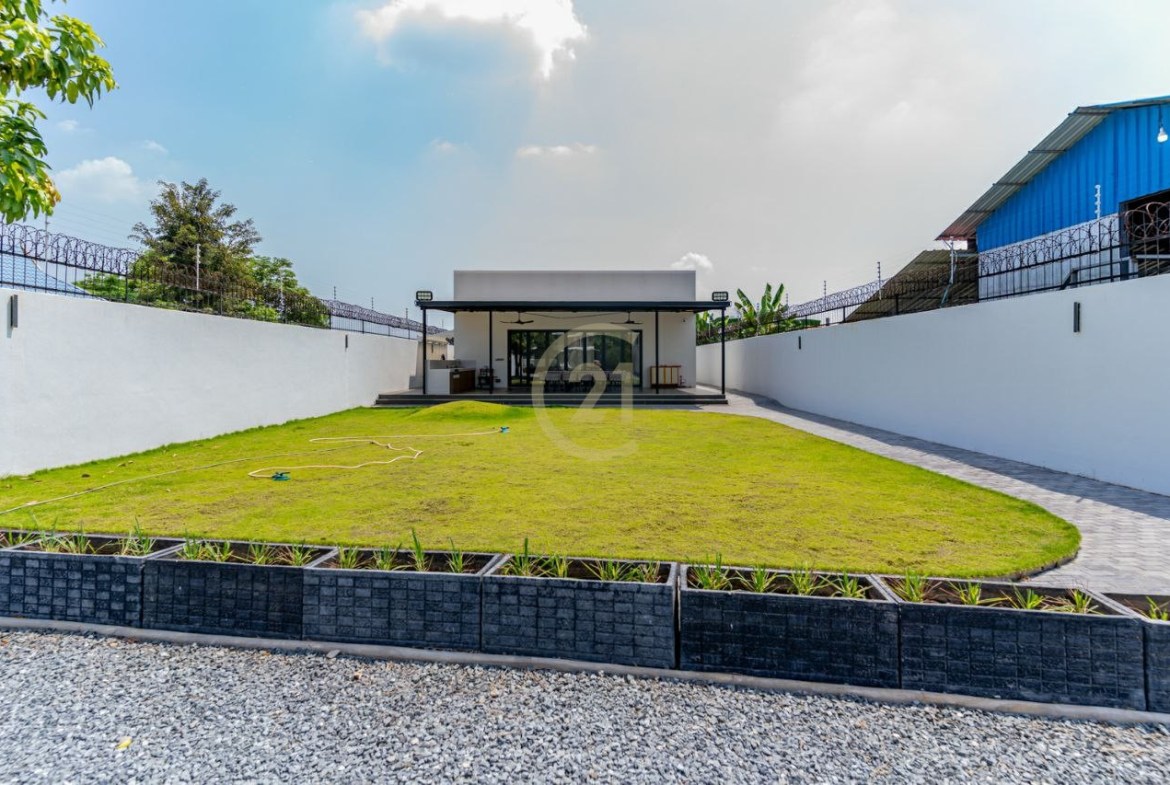 Modern Villa for Sale in Prek Eng | Pet-Friendly | Fully Furnished