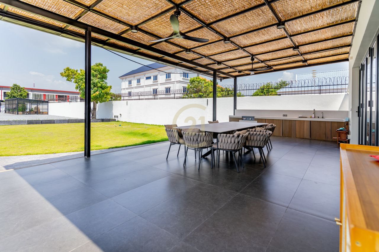 Modern Villa for Sale in Prek Eng | Pet-Friendly | Fully Furnished