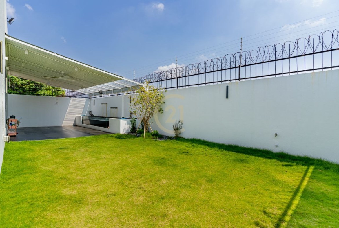 Modern Villa for Sale in Prek Eng | Pet-Friendly | Fully Furnished