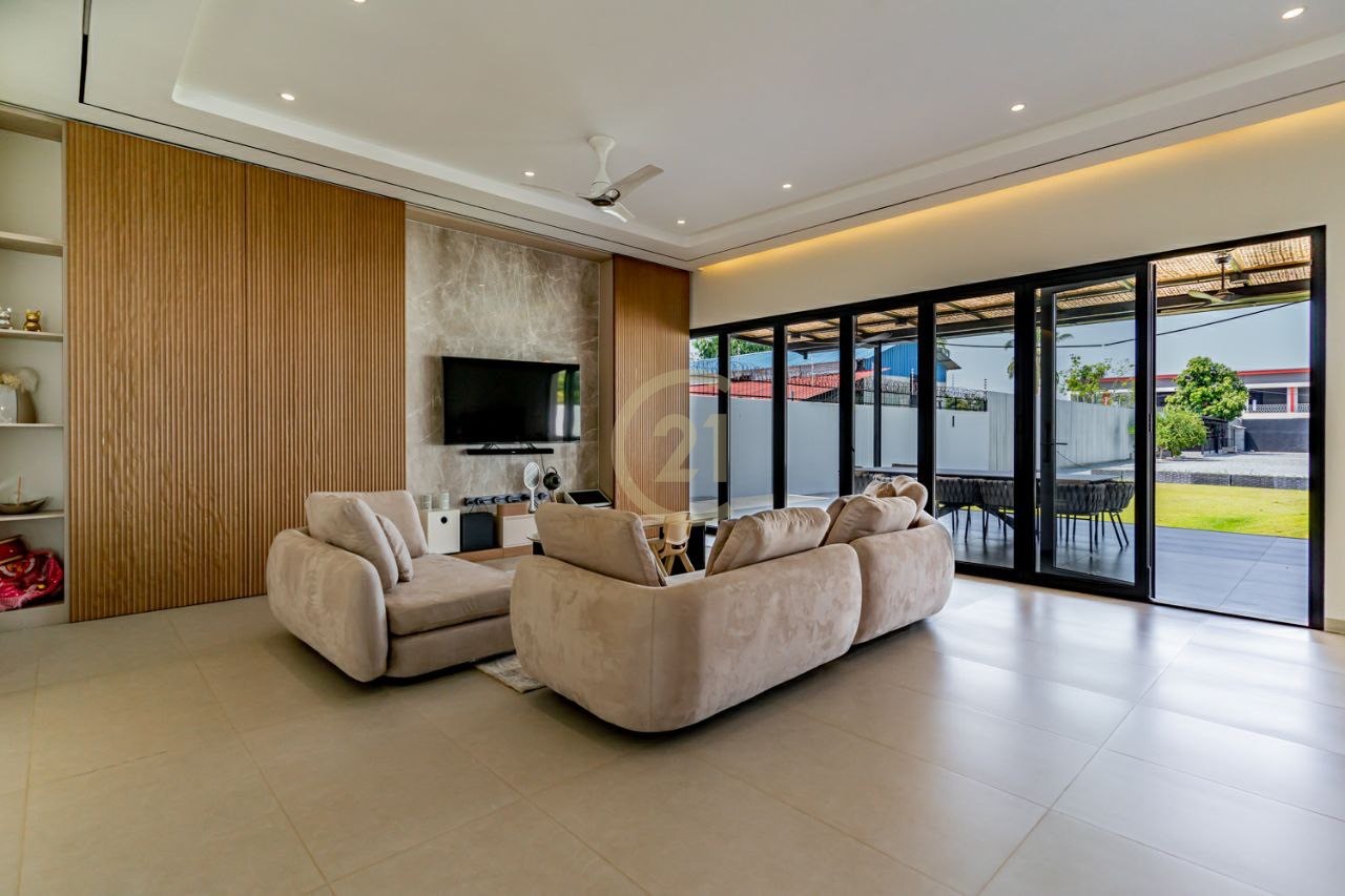 Modern Villa for Sale in Prek Eng | Pet-Friendly | Fully Furnished