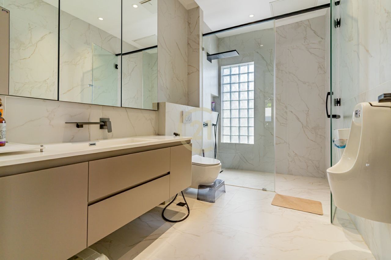 Modern Villa for Sale in Prek Eng | Pet-Friendly | Fully Furnished