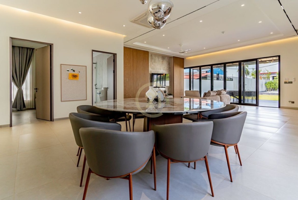 Modern Villa for Sale in Prek Eng | Pet-Friendly | Fully Furnished