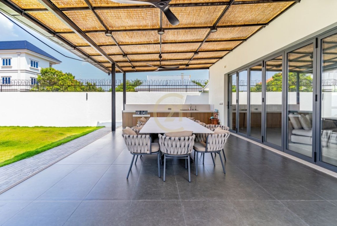 Modern Villa for Sale in Prek Eng | Pet-Friendly | Fully Furnished