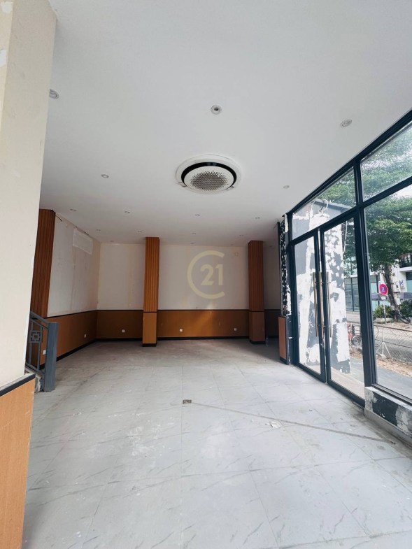 Spacious Shophouse for Rent in Toul Tompong | 6 Bedrooms| TTP
