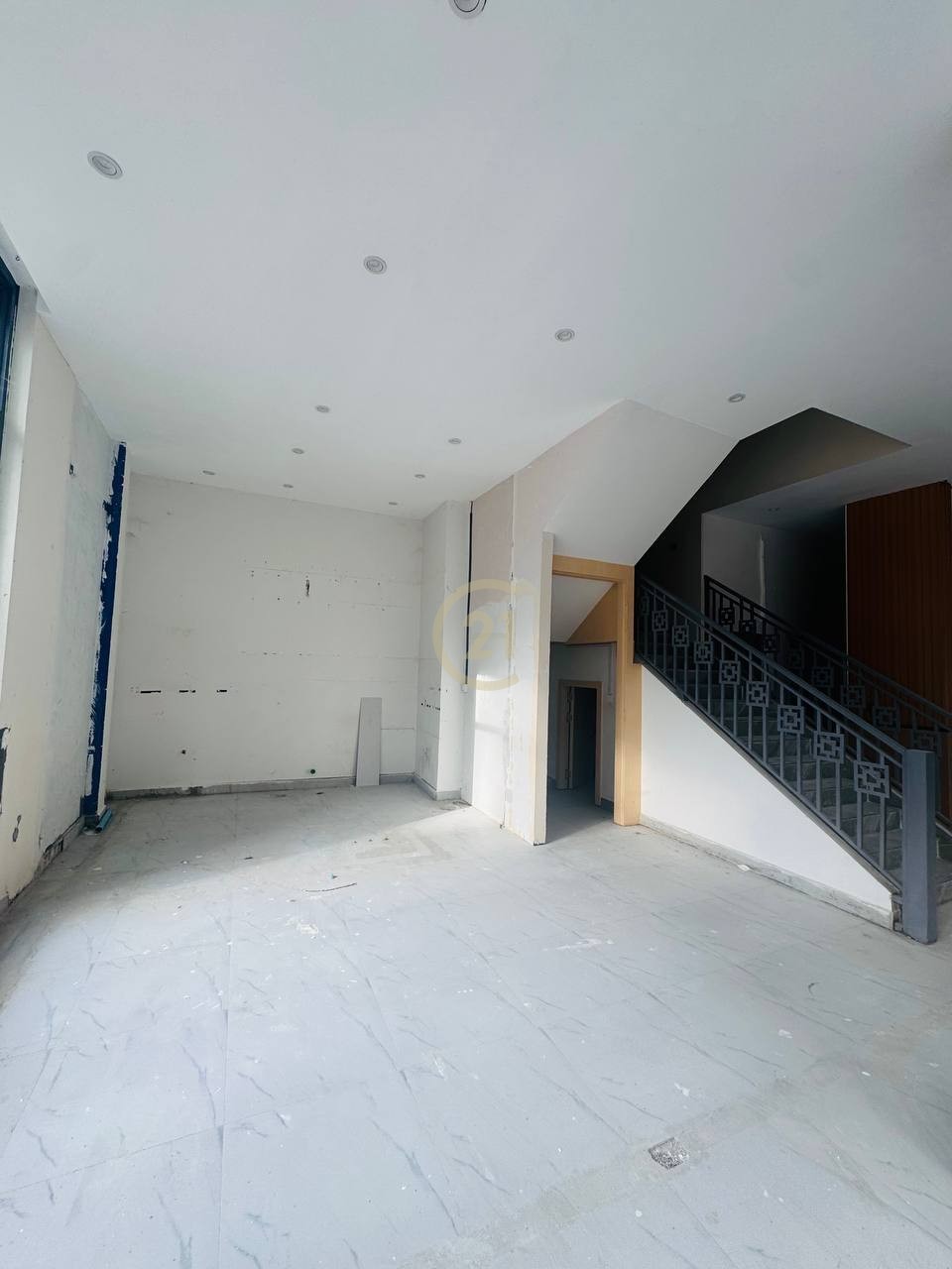 Spacious Shophouse for Rent in Toul Tompong | 6 Bedrooms| TTP