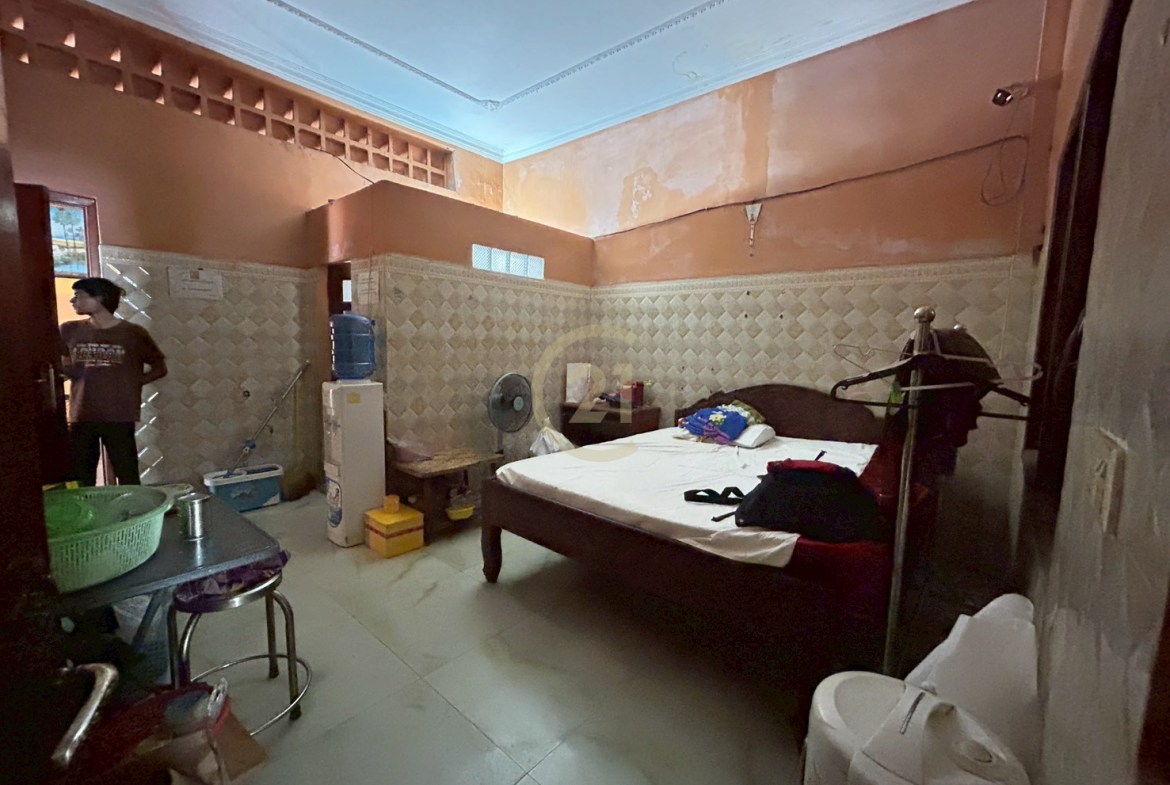 Ground Floor Shophouse for Rent in Toul Tompoung |Phnom Penh