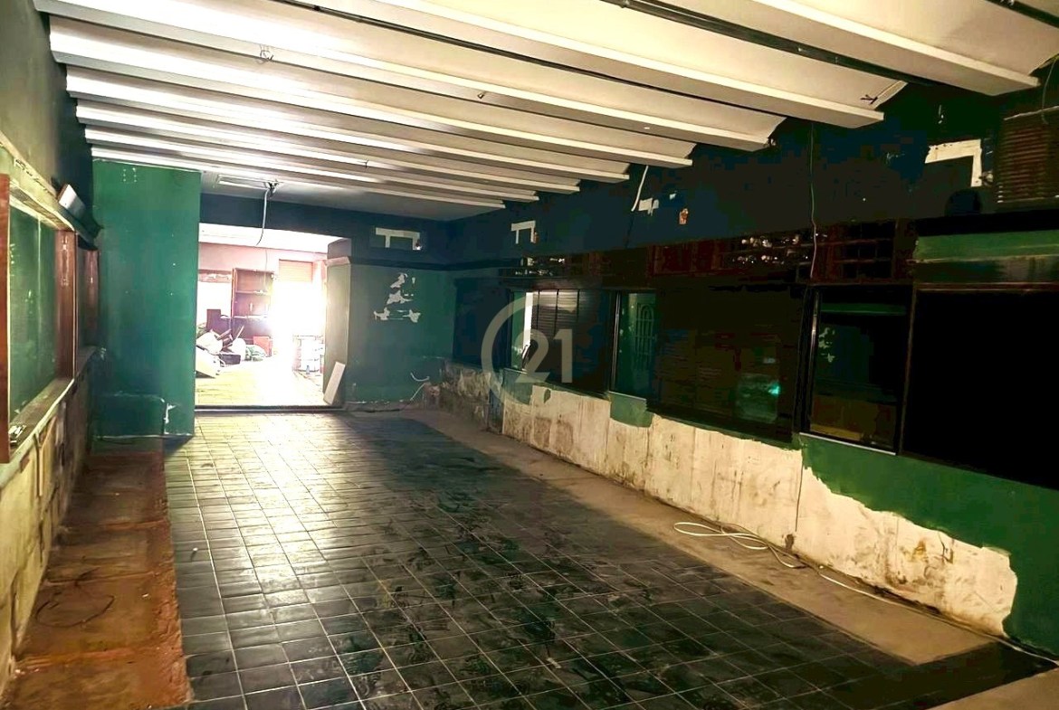 Spacious Shophouse for Rent in Chakto Mukh, Daun Penh | 138sqm | $2,000/Month