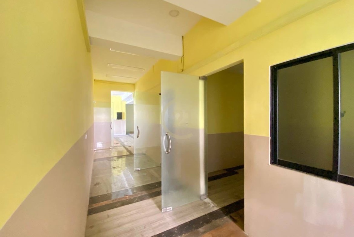 Spacious Shophouse for Rent in Daun Penh | Ideal for Business, Restaurant, Café