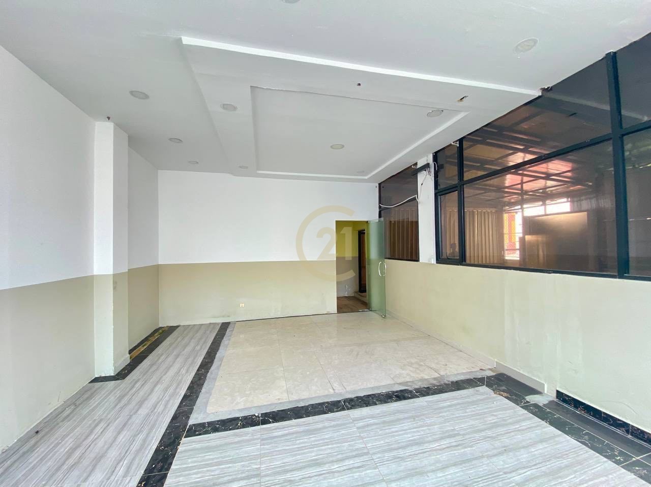 Spacious Shophouse for Rent in Daun Penh | Ideal for Business, Restaurant, Café