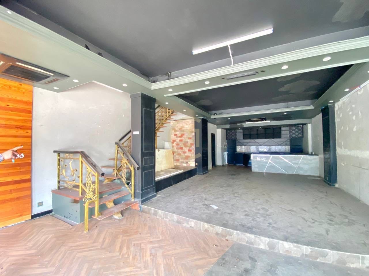 Spacious Shophouse for Rent in Daun Penh | Ideal for Business, Restaurant, Café