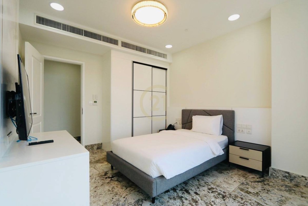 SPECIOUS PENTHOUSE FOR RENT AT BKK1