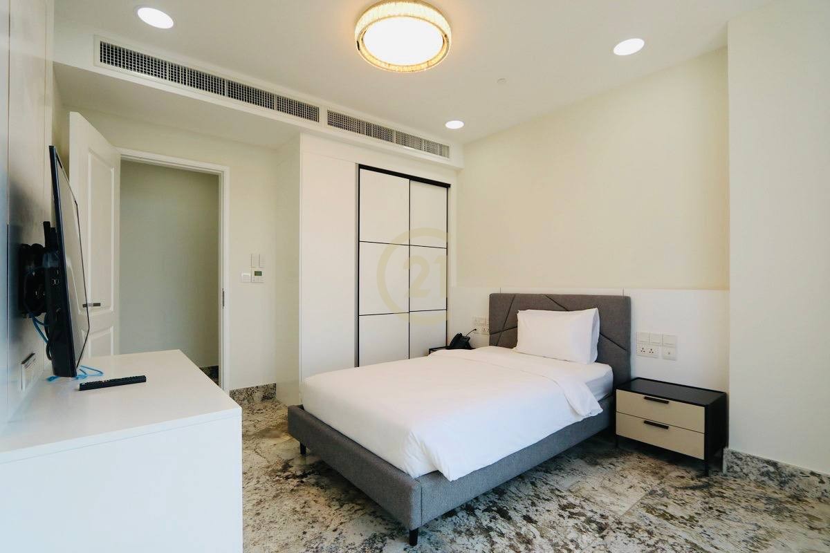 SPECIOUS PENTHOUSE FOR RENT AT BKK1