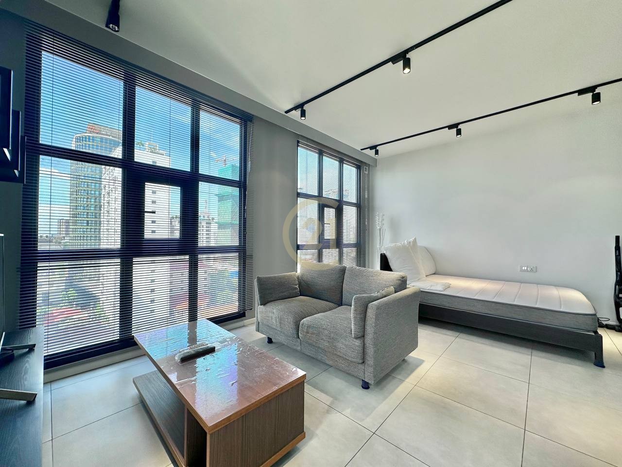 WESTERN STUDIO ROOM FOR RENT-BKK1