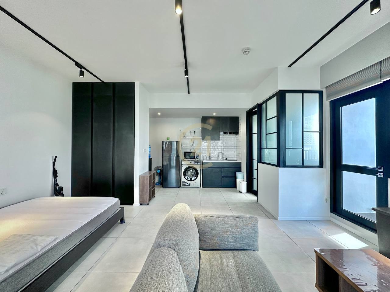 WESTERN STUDIO ROOM FOR RENT-BKK1
