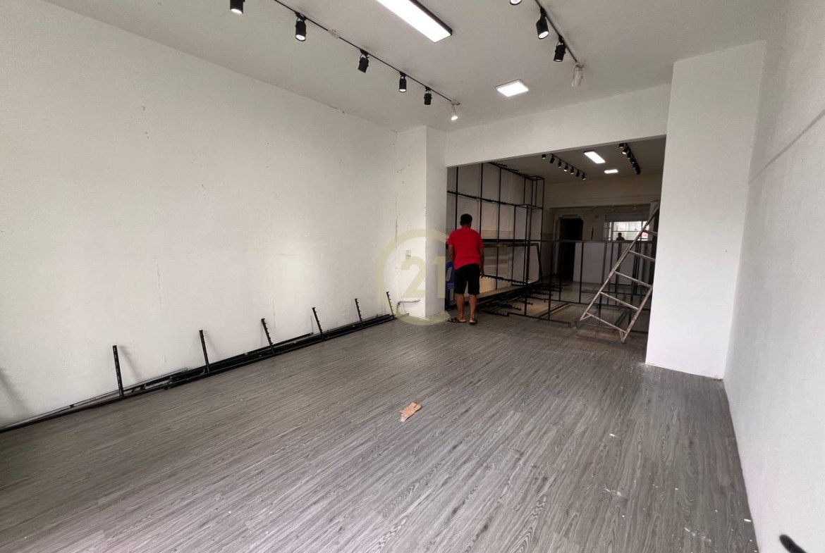Shop House For Rent At Toul Tompong