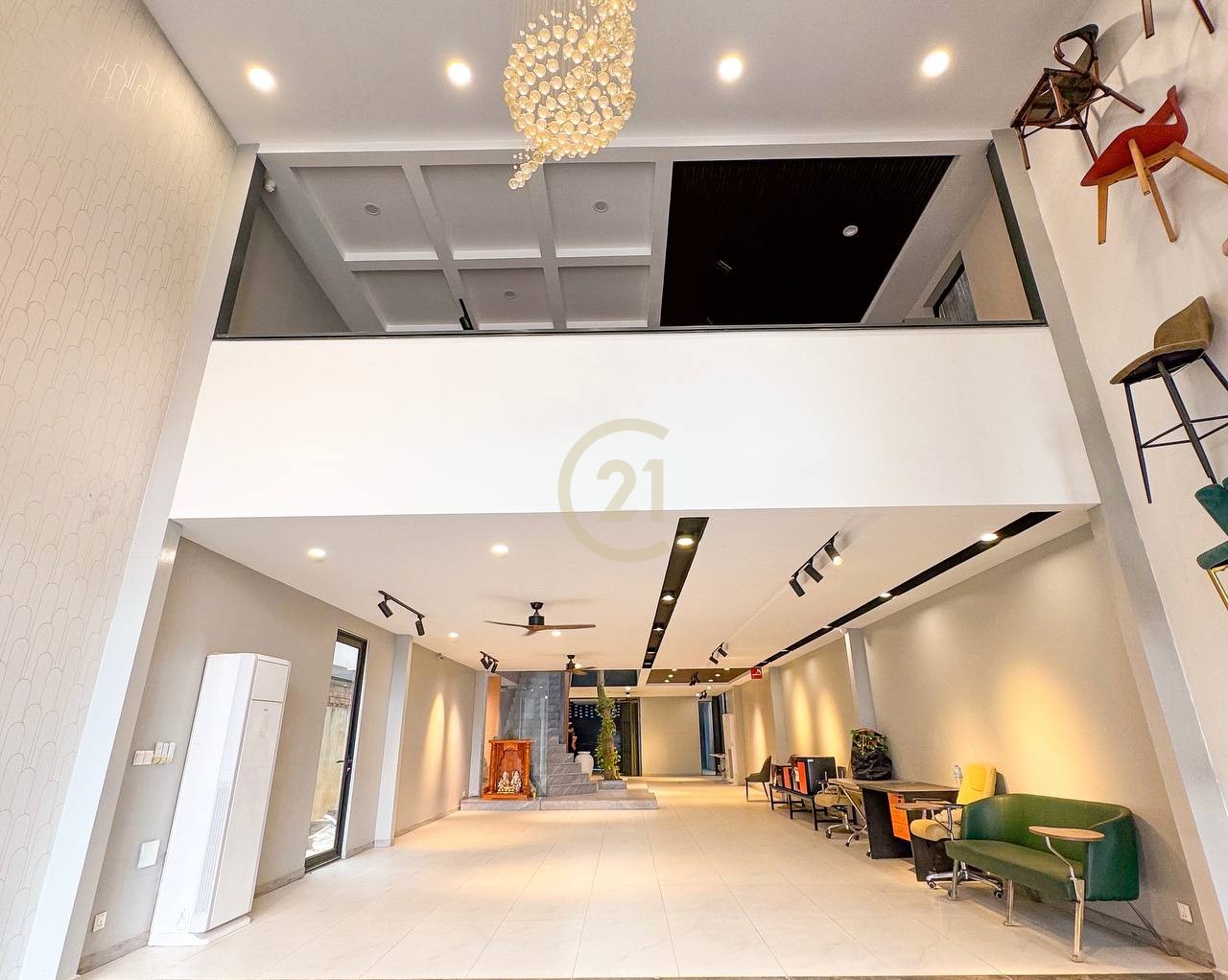 Modern Commercial Building for Rent – Monivong Blvd (Main Road)