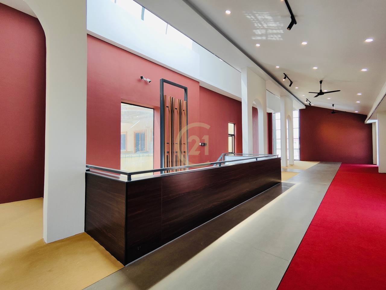 Modern Commercial Building for Rent – Monivong Blvd (Main Road)