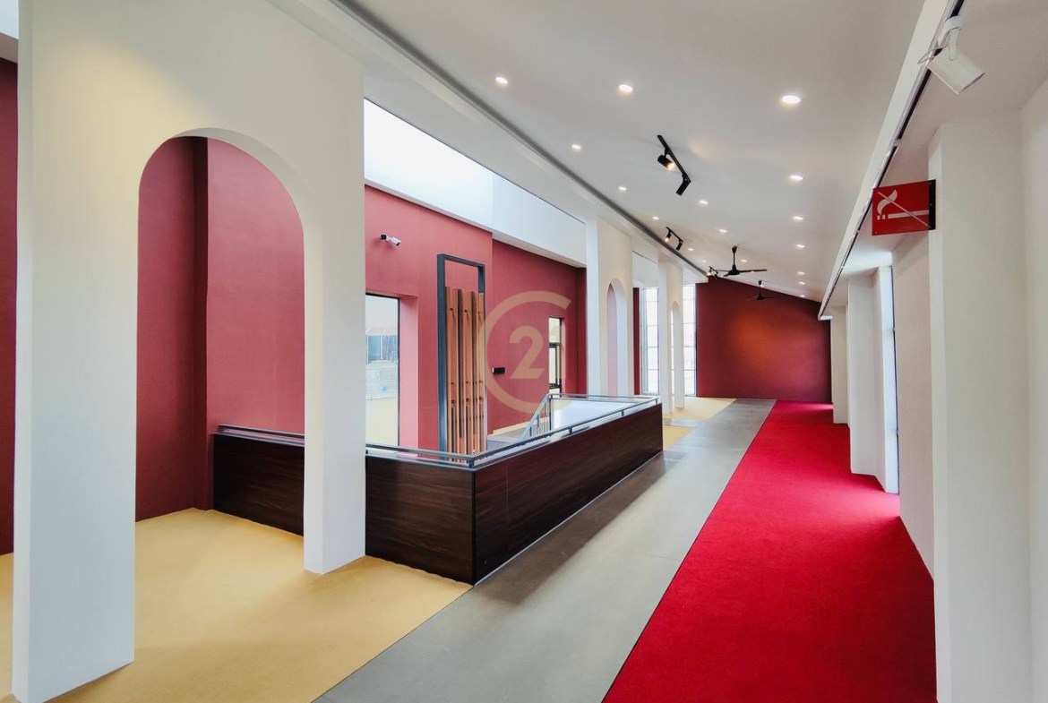 Modern Commercial Building for Rent – Monivong Blvd (Main Road)