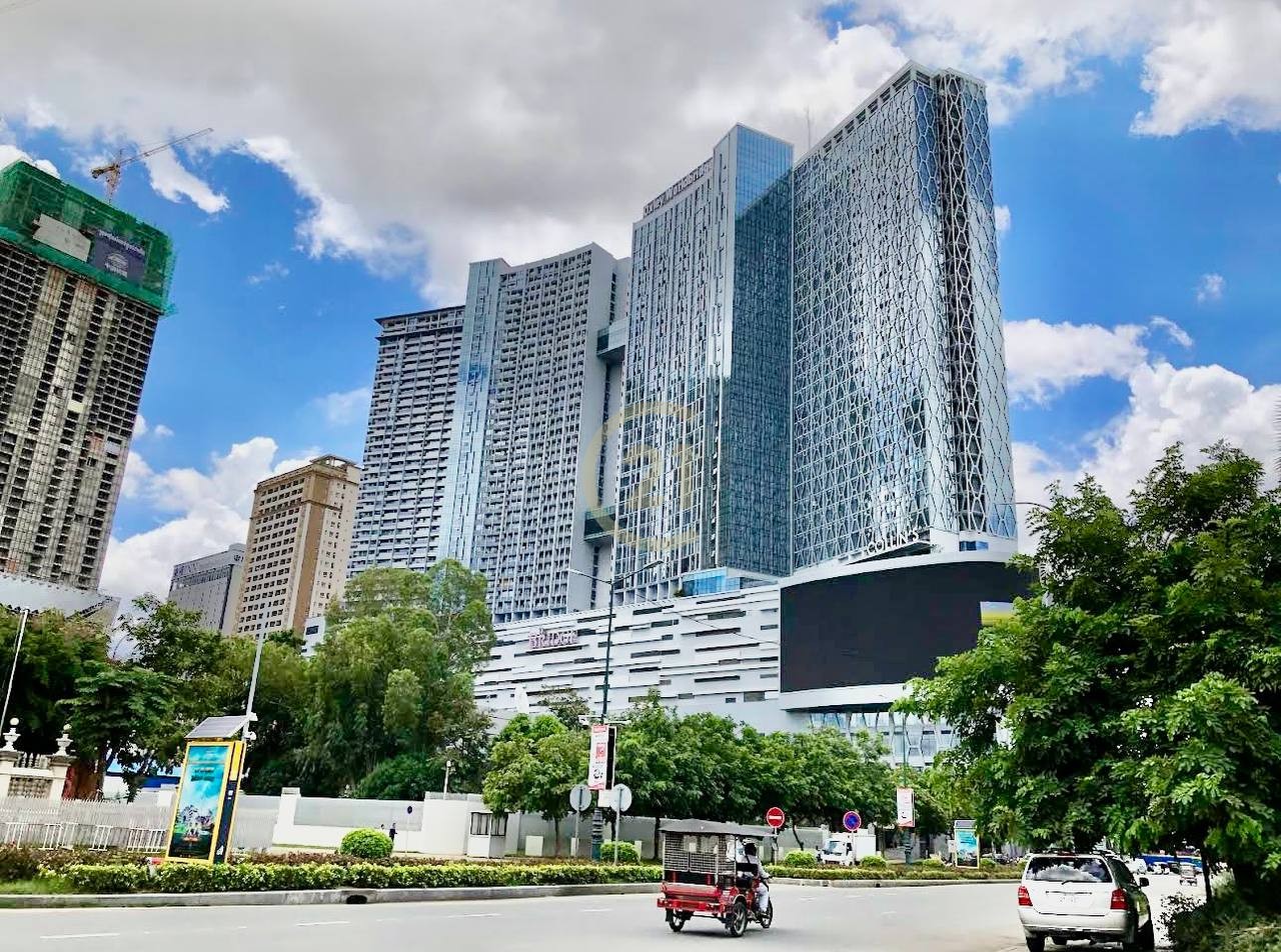 COMMERCIAL SHOPHOUSE FOR SALE-THE BRIDGE