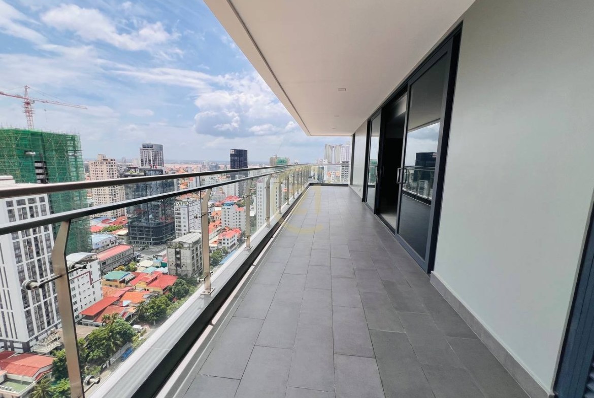 Luxury 2BR For Rent At BKK1